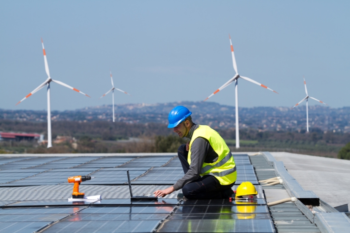 Wir sichern Ihre Erträge für die Solaranlage und halten die Technik instand. Wir setzen auf effizienz.